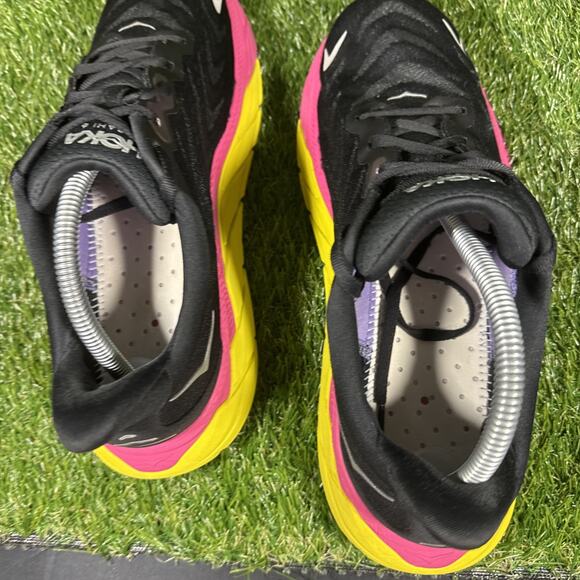 Hoka One One Arahi 6 Womens 11 B Shoes Black Pink Running Gym Athletic - Picture 9 of 9